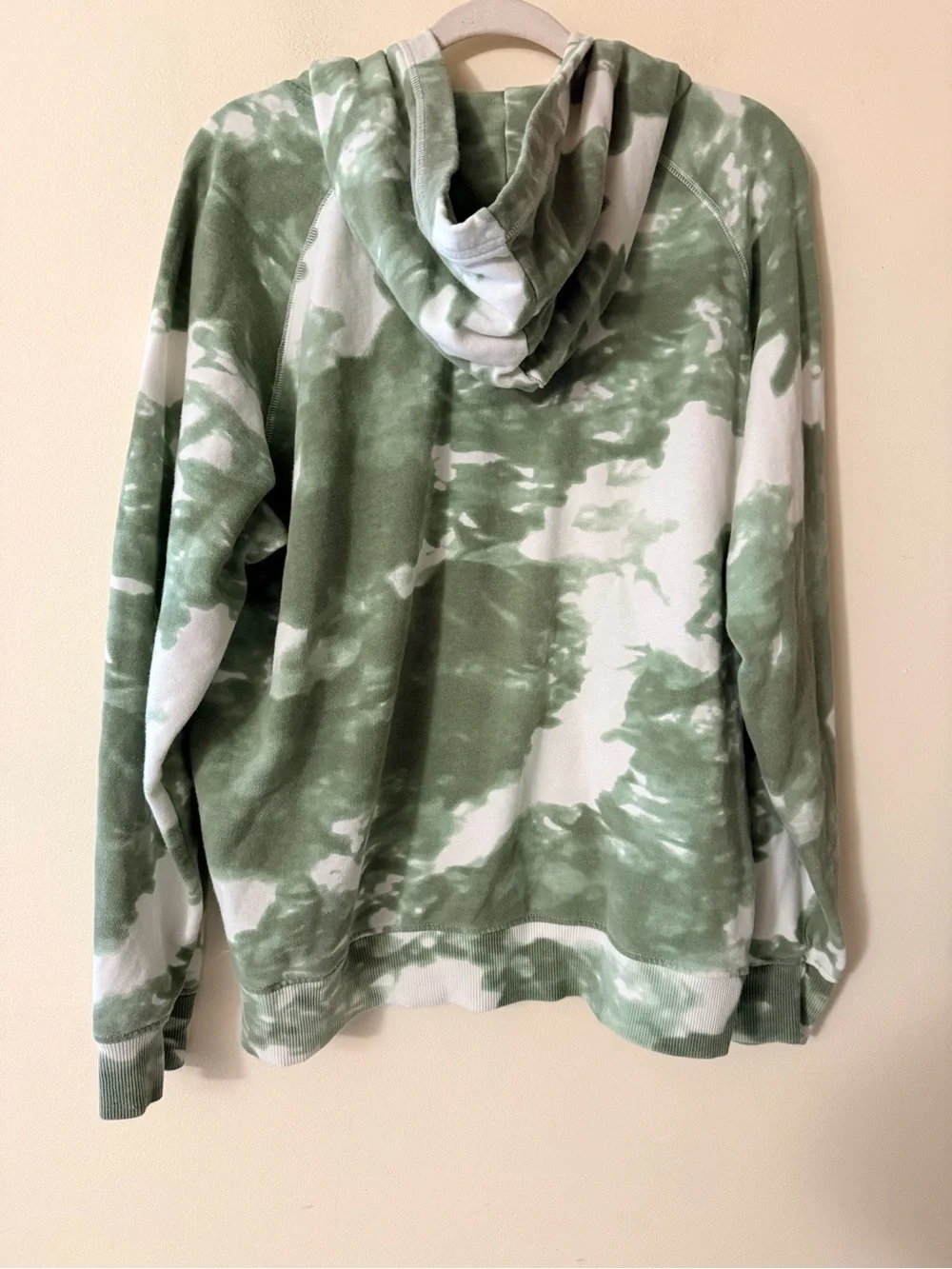 True Religion Green Tie-Dye Hoodie, Lighter Weight, sz L Men’s, Fits Women’s XL